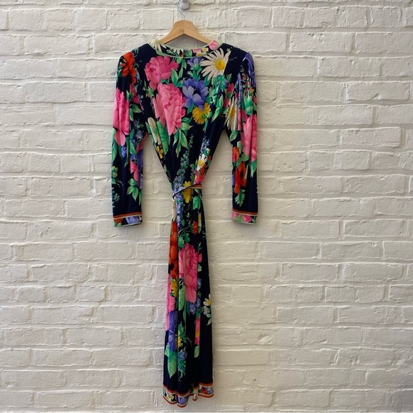 Leonard Paris || Mikado Silk Jersey Dress Belted Floral Navy - Picture 7 of 15